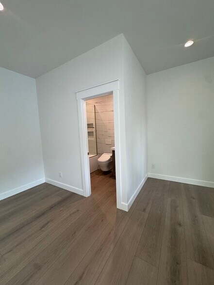 Building Photo - 1815 G St