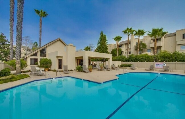 Building Photo - Woodlands South - La Jolla Townhome