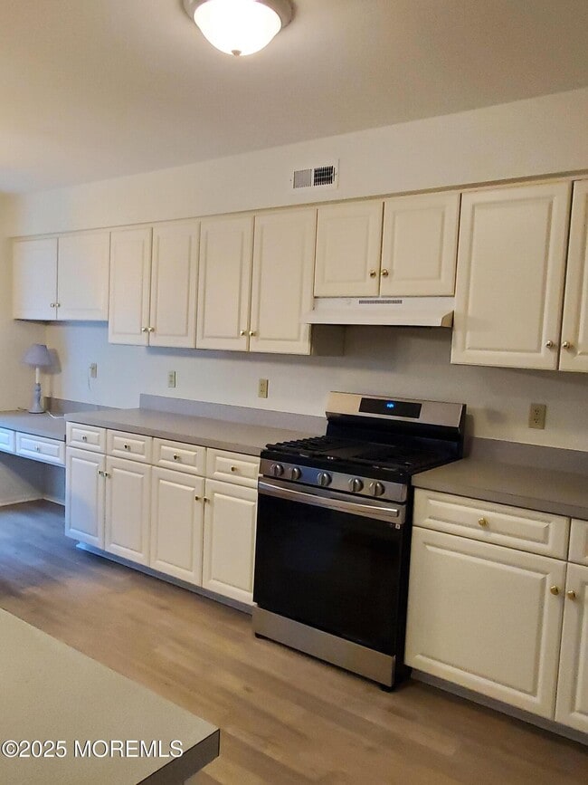 Building Photo - 3404 Equestrian Way