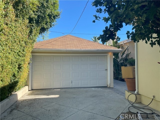 Building Photo - 14320 Hortense St