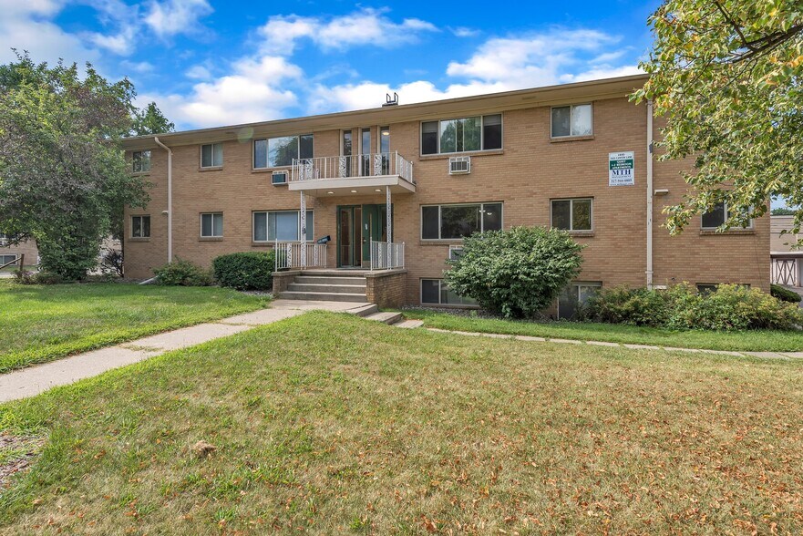 Building Photo - 1410 Old Canton Lane