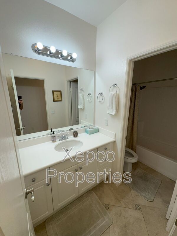 Building Photo - 1290 Esperanza Trail