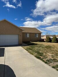 Building Photo - 1097 N Cedar Blvd