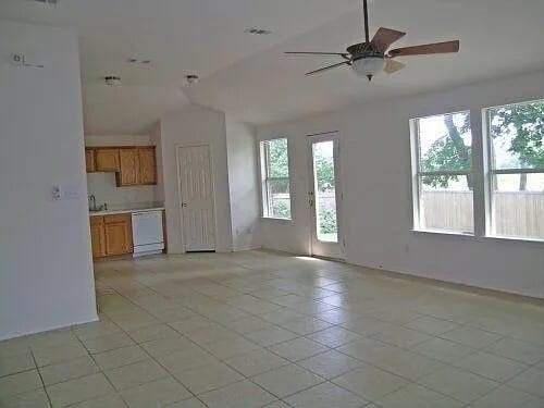 Building Photo - 12204 Half Hitch Trail