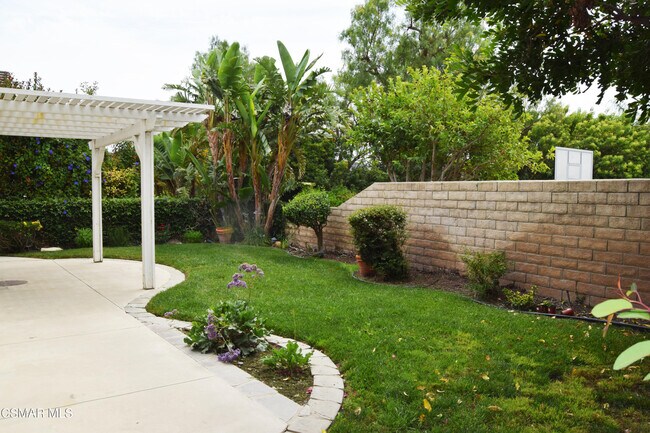 Building Photo - 2324 Solway Ct