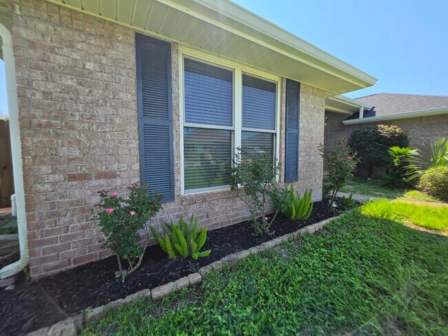 Building Photo - 2295 Heritage Cir