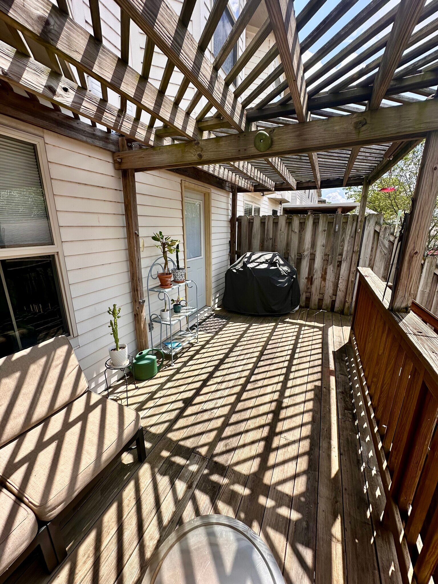 Building Photo - 518 N 5th St