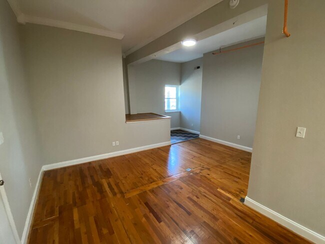Building Photo - 1 bed apartment in Red Bank!