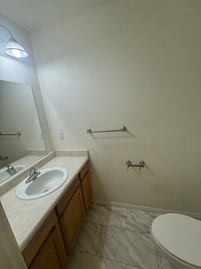 Building Photo - 5222 Leslie St