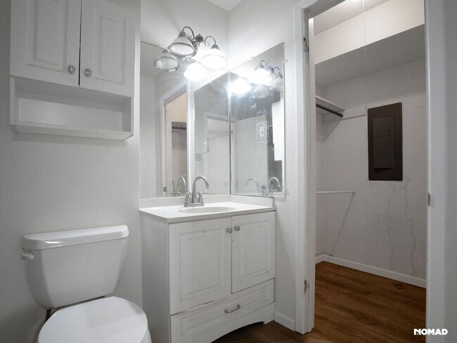 Building Photo - Charming 4BR House in Lancaster