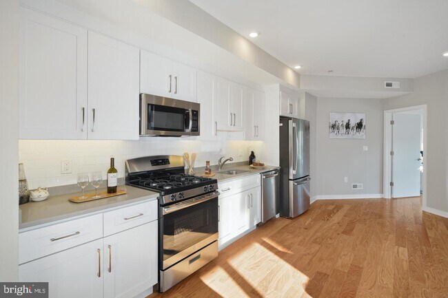 Building Photo - 1734 Ridge Ave