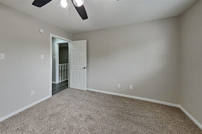 Building Photo - 8015 Democracy Ct