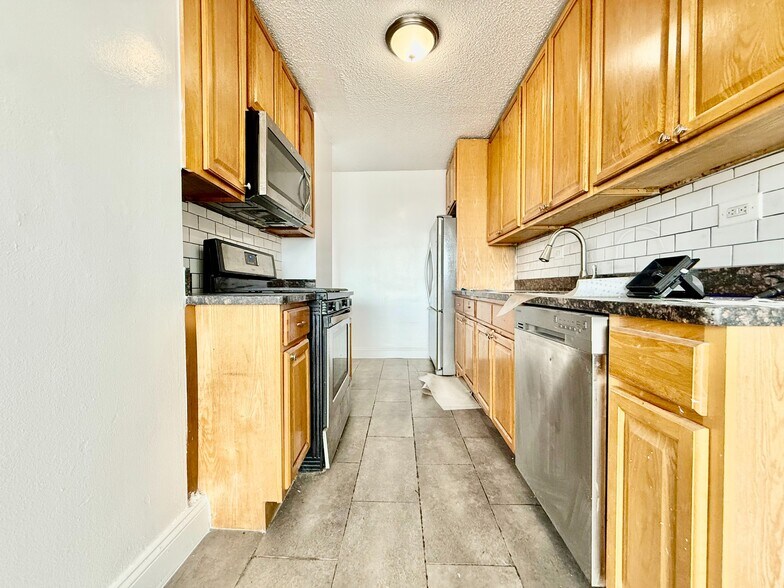 Building Photo - 880 Boynton Ave