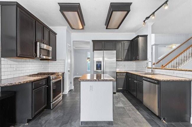 Building Photo - 1213 Red Ranch Cir
