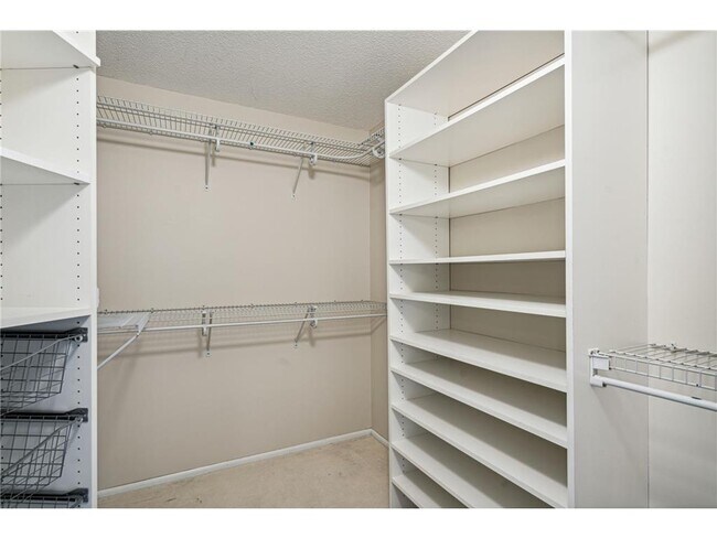 Building Photo - 2950 Dean Pkwy