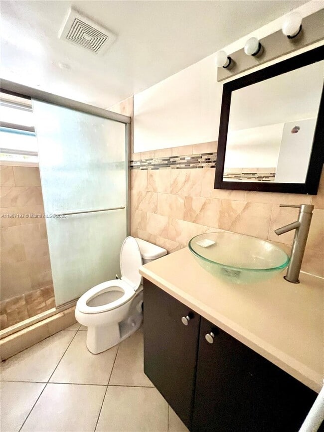 Building Photo - 919 Michigan Ave