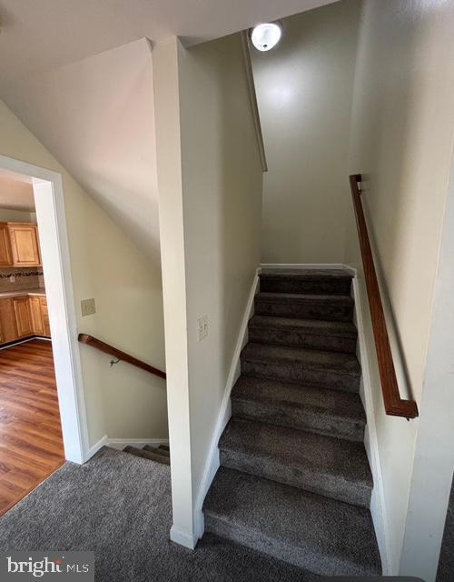 Building Photo - 6459 Creekbend Dr