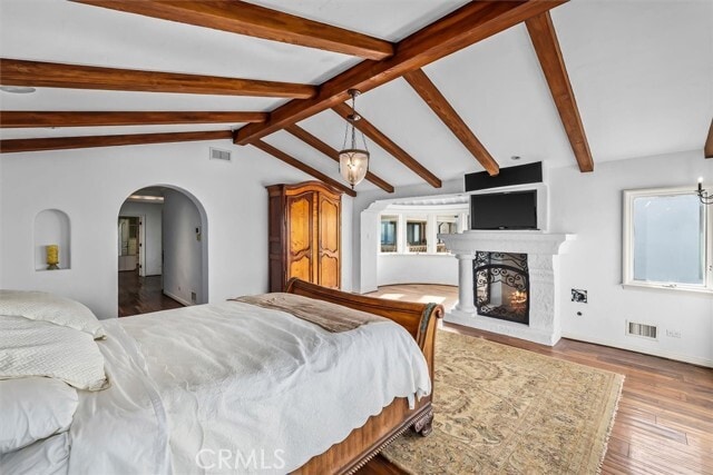 Building Photo - 1500 The Strand