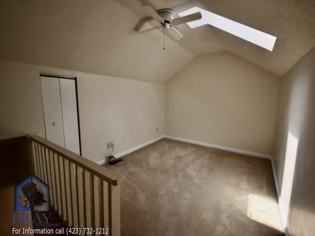 Building Photo - MODERN TRI-LEVEL TOWNHOME NEAR STEELE CREEK PARK