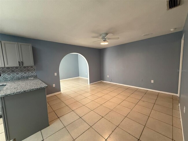 Building Photo - 2162 Abalom St