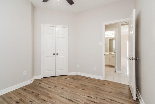 Building Photo - 3306 Maymist Dr