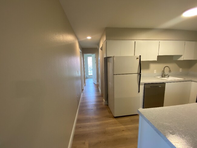 Building Photo - 1139 17th Ave
