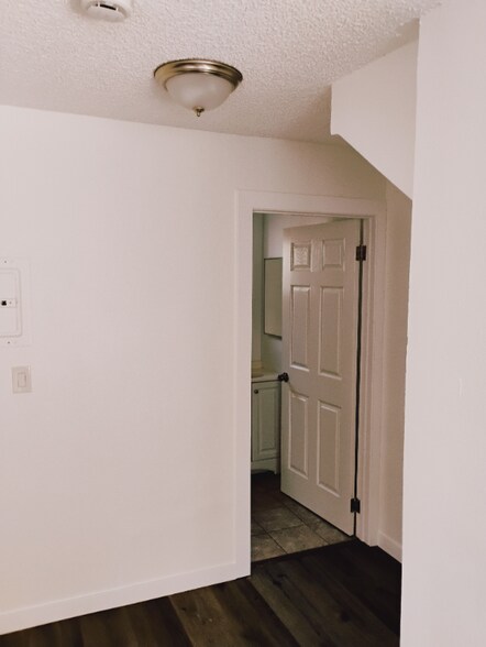 Building Photo - 5939-5943 San Pedro St