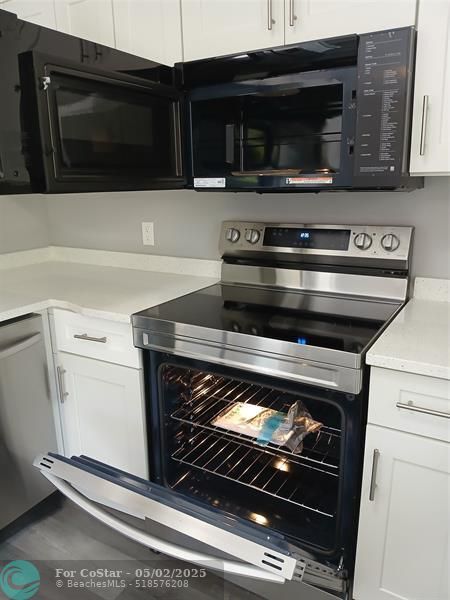 Building Photo - 4687 Martha Louise Dr