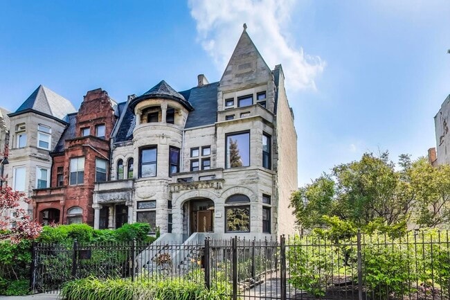 Building Photo - 4553 S Ellis Ave