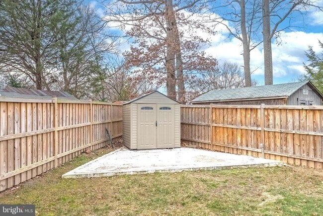 Building Photo - 13715 Smallwood Ct