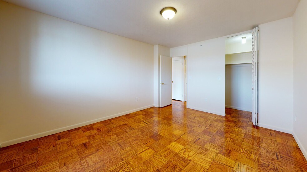 Building Photo - 16 Monmouth Ct