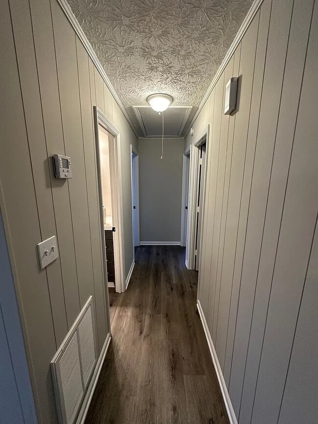 Building Photo - 326 Rooks Rd