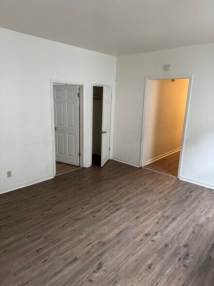 Building Photo - 38 Maple St
