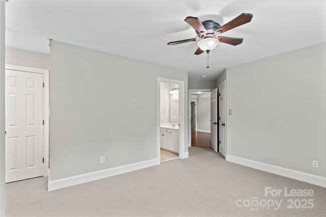 Building Photo - 3833 Denmeade Dr