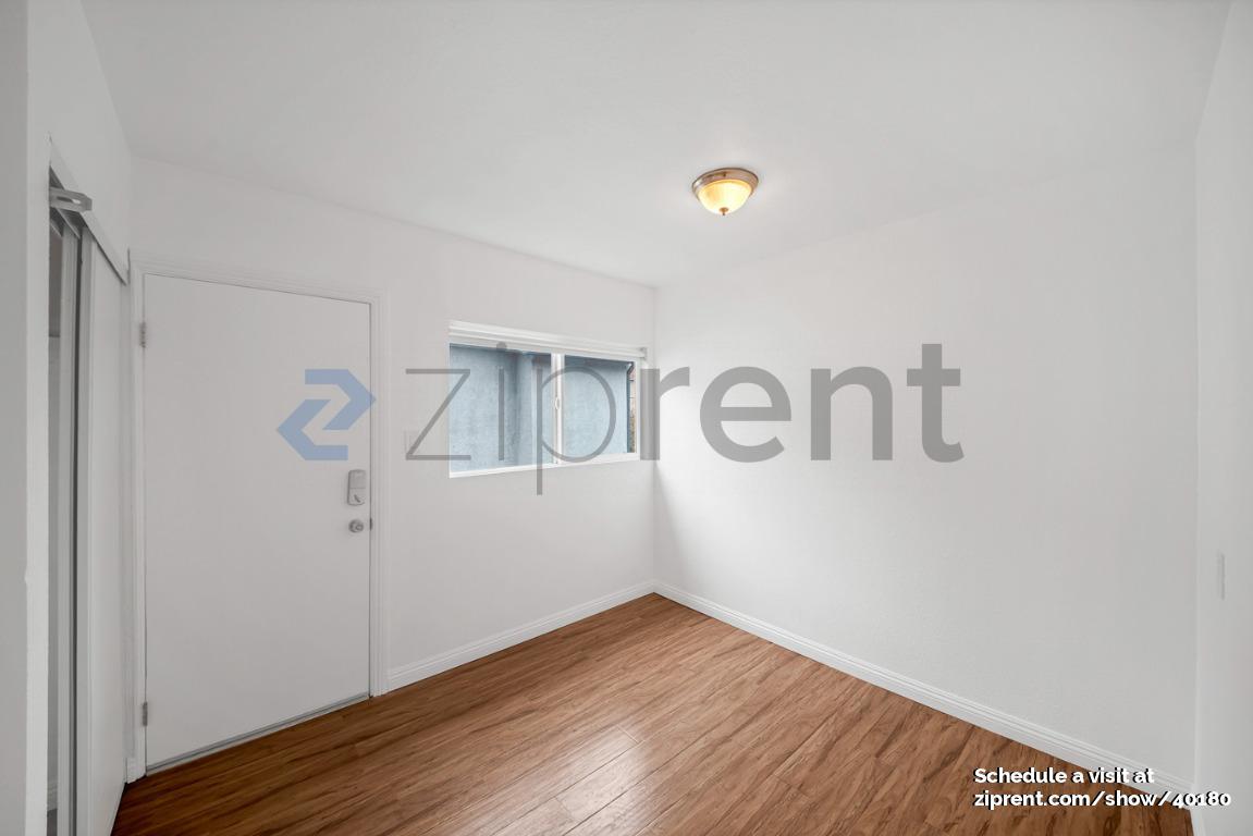 Building Photo - 4057 S Hoover St
