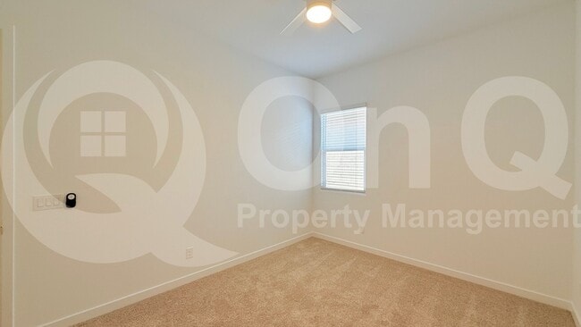 Building Photo - 10048 S Dutchman Dr