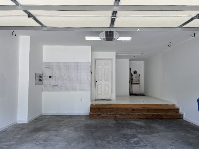 Building Photo - 2582 Oak Bluff Dr