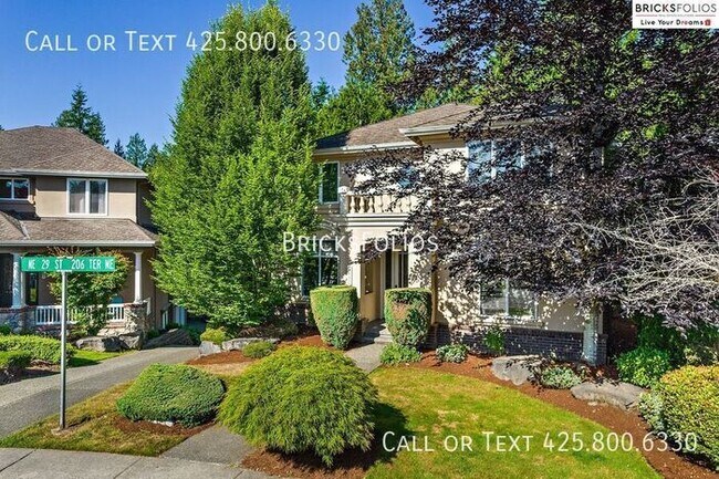 Building Photo - Luxurious 4-bedroom home in Sammamish with...