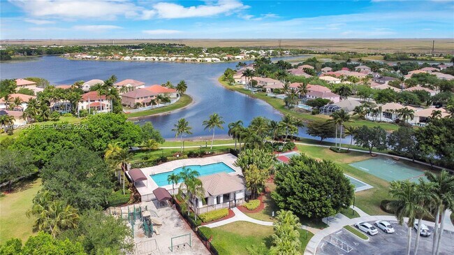 Building Photo - 1570 Elm Grove Rd