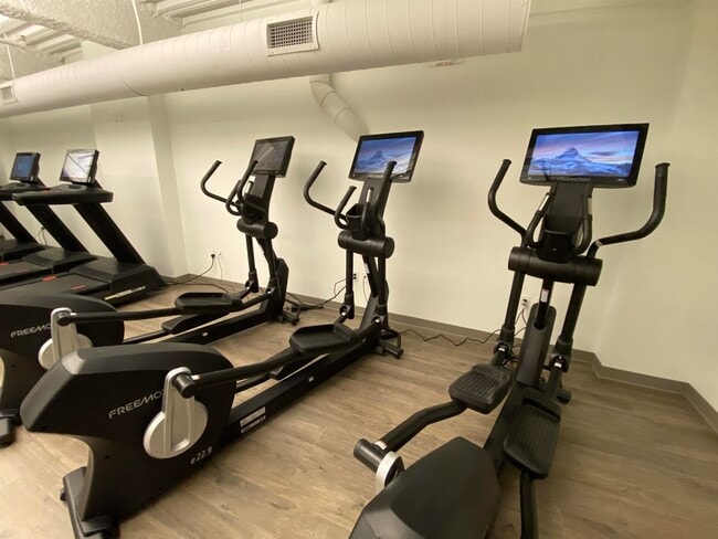 Building Photo - 4 Martin St