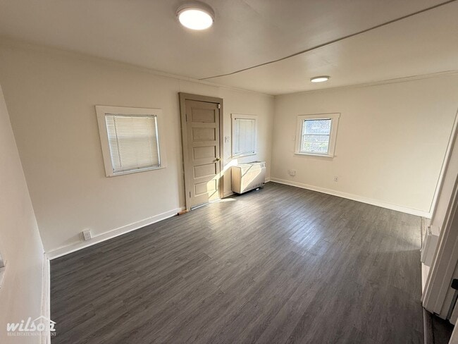 Building Photo - Charming 2-Bedroom Home – Cozy Living in a...