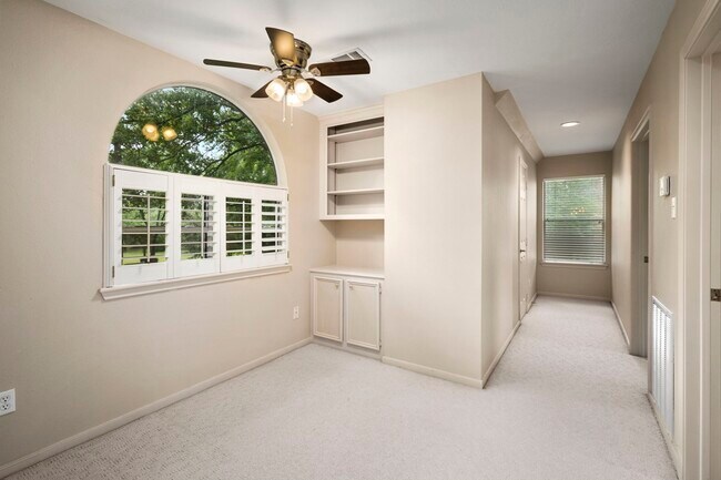 Building Photo - 14151 Buckingham Ln