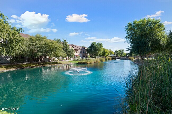 Building Photo - 1752 E CHELSEA Ln