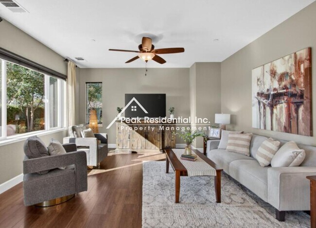 Building Photo - Beautiful 3bd/2.5ba Folsom Home with 2 Car Garage!