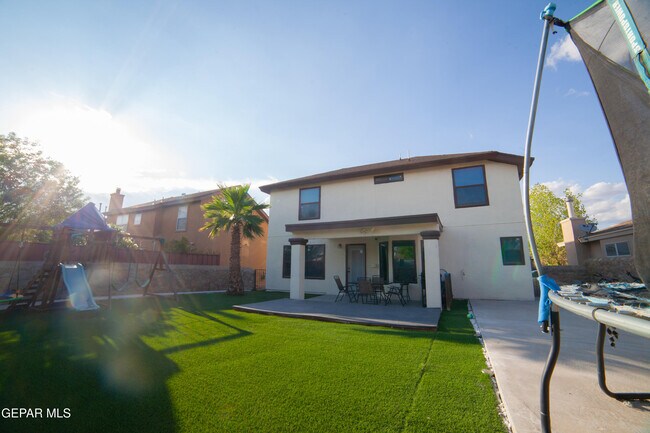 Building Photo - 13260 Emerald Creek Dr