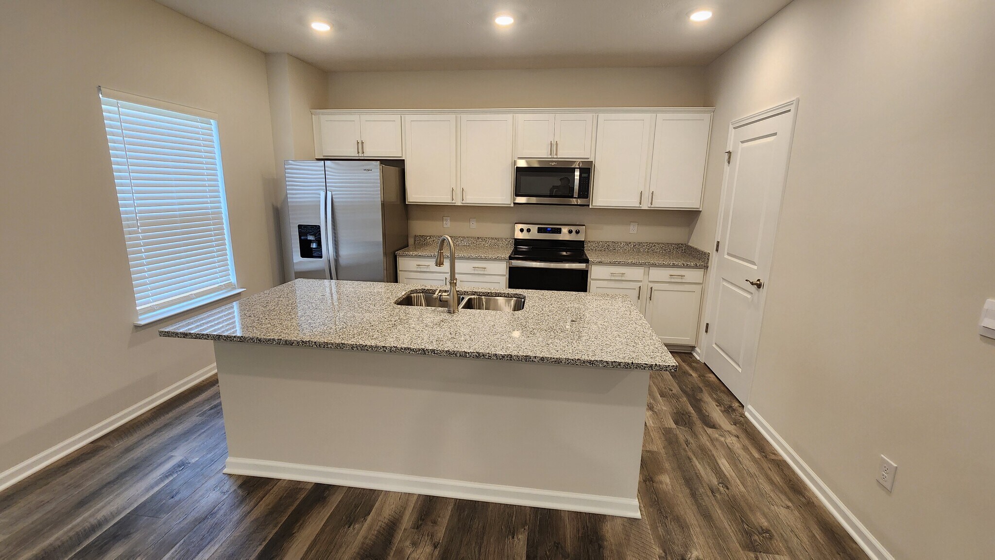 Building Photo - 61 Snapdragon Dr