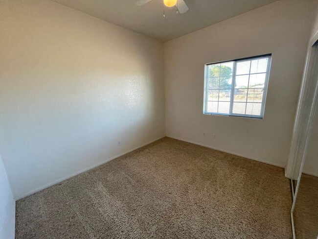 Building Photo - Beautiful Hesperia Starter Home, 2 Bedroom...