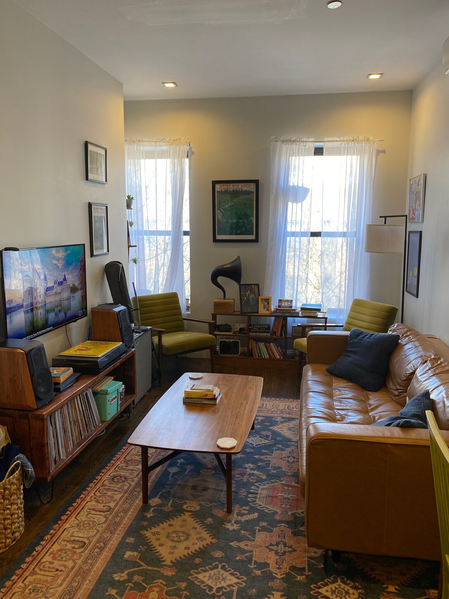 Building Photo - 6080 Myrtle Ave