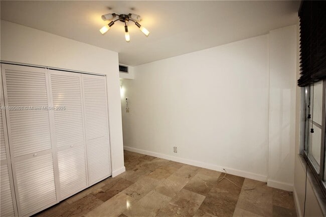 Building Photo - 5161 Collins Ave