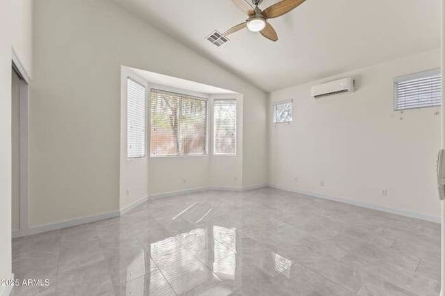 Building Photo - 3940 E Minton St